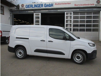 Furgão compacto FIAT Doblo