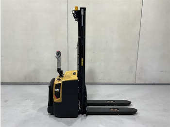 Stacker CATERPILLAR NSP16N2
