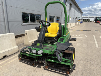 Cortador de grama John Deere 7200A Triple Mower: foto 3