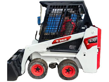 Mini pá carregadora