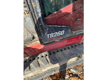 Mini escavadeira TAKEUCHI