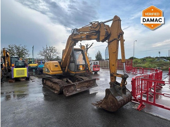 Mini escavadeira JCB