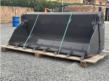 Balde carregador NEW HOLLAND 220: foto 2 Balde carregador NEW HOLLAND 220: foto 2