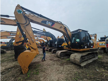 Escavadora de rastos CATERPILLAR 320D2