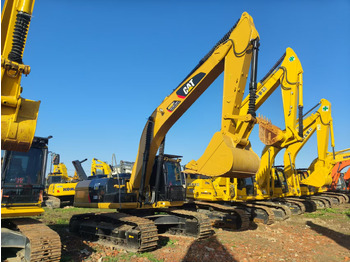 Escavadora de rastos CATERPILLAR 330D2: foto 2