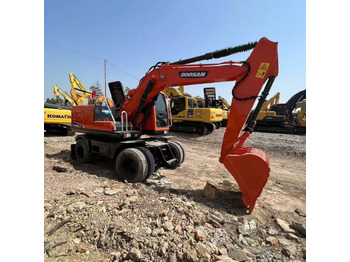 Escavadeira de rodas DOOSAN DH150W-7