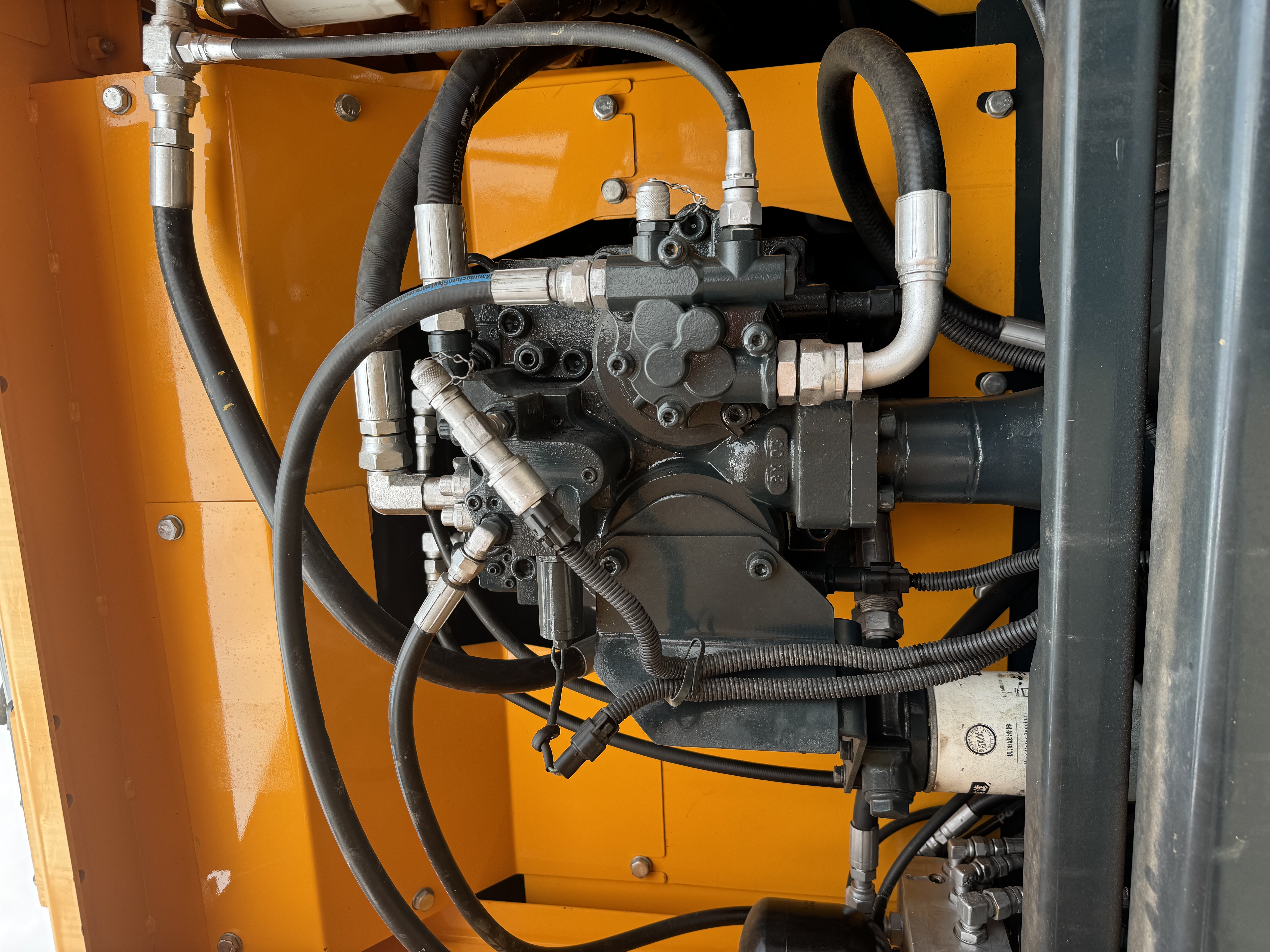 Escavadeira de rodas Hyundai 210W-9: foto 3 Escavadeira de rodas Hyundai 210W-9: foto 3