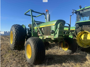 Trator JOHN DEERE 1020