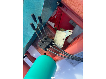 Máquina para produção de feno 2004 Taarup 7420 Round bale wrapper: foto 5 Máquina para produção de feno 2004 Taarup 7420 Round bale wrapper: foto 5