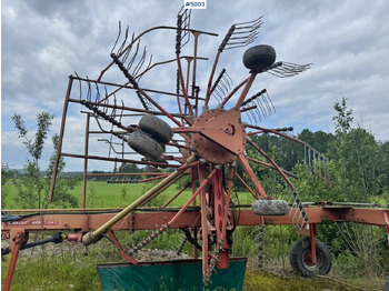 Máquina para produção de feno KVERNELAND
