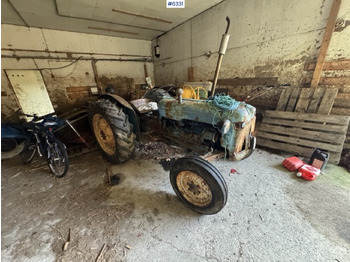 Trator FORDSON