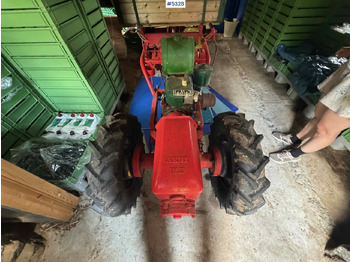 Trator AEBI