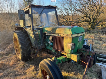 Trator JOHN DEERE