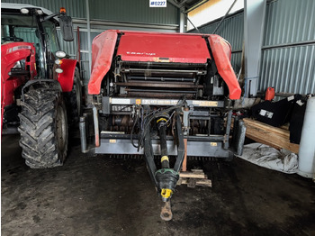 Máquina para produção de feno