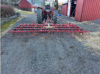 Maquina para lavrar a terra VÄDERSTAD