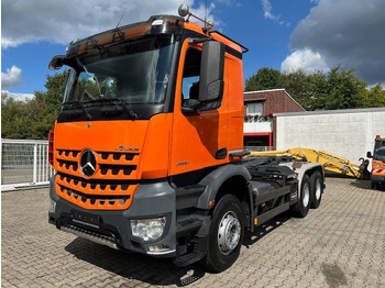 Camião polibenne MERCEDES-BENZ Arocs 2651