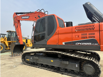 Escavadora de rastos DOOSAN DX225LC-9C: foto 2