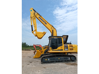 Escavadora de rastos KOMATSU PC200-8: foto 3