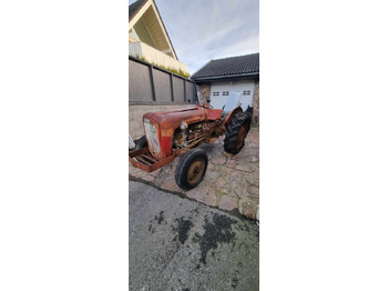 Trator MASSEY FERGUSON 1000 series