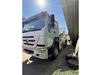 Locação financeira de SINOTRUCK HOWO  SINOTRUCK HOWO: foto 1