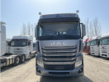 Tractor JAC