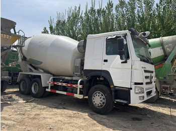 Camião betoneira SINOTRUK HOWO