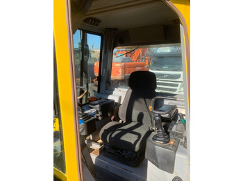Buldôzer CATERPILLAR D5G: foto 2