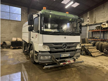 Varredora urbana MERCEDES-BENZ Atego 1524