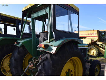 Trator John Deere 2130: foto 3 Trator John Deere 2130: foto 3