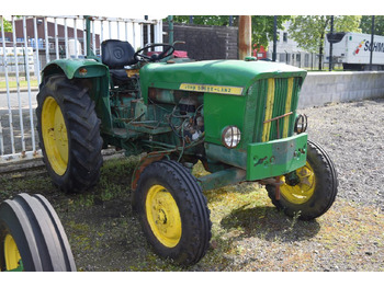 Trator JOHN DEERE