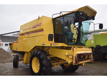 Ceifeira debulhadora NEW HOLLAND