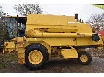 Ceifeira debulhadora NEW HOLLAND