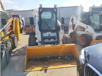 Mini pá carregadora Bobcat S300: foto 4