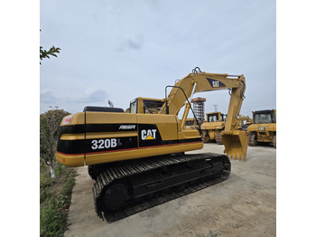 Escavadora de rastos CATERPILLAR 320BL: foto 3