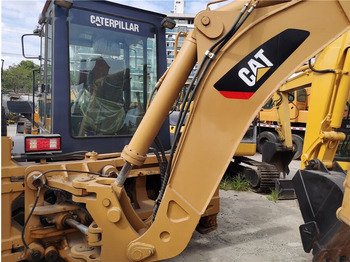 Retroescavadeira Caterpillar 420F: foto 3