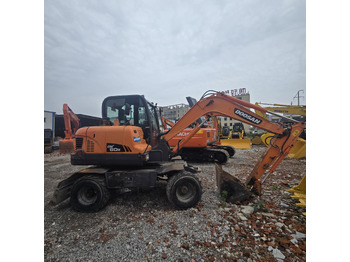 Escavadeira de rodas DOOSAN DX60W