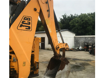Retroescavadeira JCB 3CX