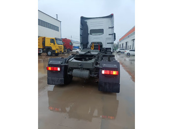Tractor SINOTRUK HOWO A7: foto 4 Tractor SINOTRUK HOWO A7: foto 4