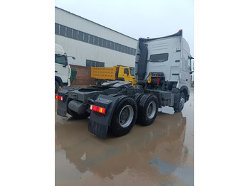 Tractor SINOTRUK HOWO A7: foto 3 Tractor SINOTRUK HOWO A7: foto 3