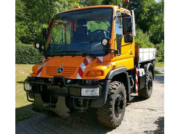 Veículo municipal/ Especial UNIMOG