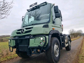 Veículo municipal/ Especial UNIMOG