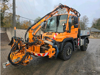 Veículo municipal/ Especial UNIMOG U400