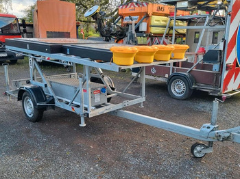 Reboque Neuwertige Nissen LED VLT Verkehrsleittafel Verkehrsleitanhänger Verkehrssicherungsanhänger Leitanhänger Leittafel Absperrtafel FAT Verkehrssicherung GPS: foto 2