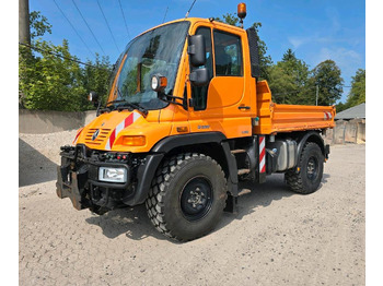 Veículo limpa-neves UNIMOG U300