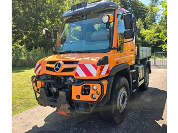 Camião de caixa aberta/ Plataforma UNIMOG