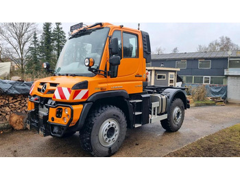 Camião de caixa aberta/ Plataforma UNIMOG