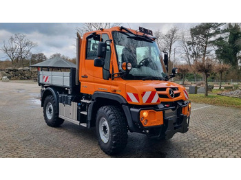 Veículo limpa-neves UNIMOG