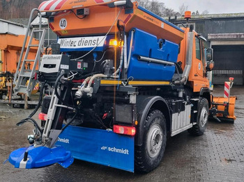 Veículo limpa-neves Zu vermieten Unimog 405 U427 Winterdienst Schmidt Salzstreuer 423 429 430 Mercedes Benz 318 527 Vermietung: foto 3