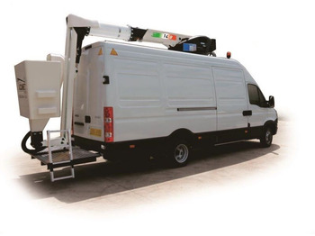 Caminhão com plataforma aérea COMET