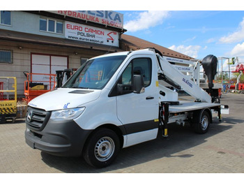 Caminhão com plataforma aérea OIL&STEEL